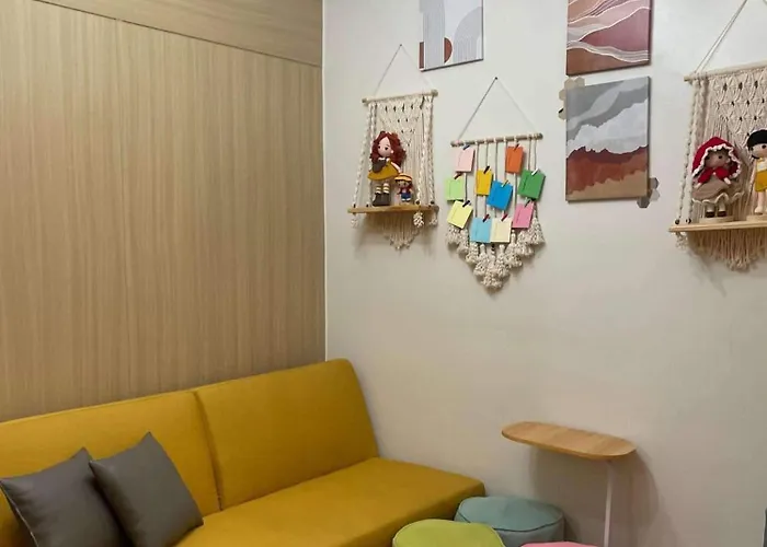 Yuli Hennessy Crib & Staycation Near Sm Fairview Guest house